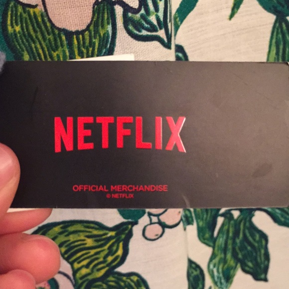 NWT Stranger Things Bob Is The New Barb Shirt - Picture 6 of 6